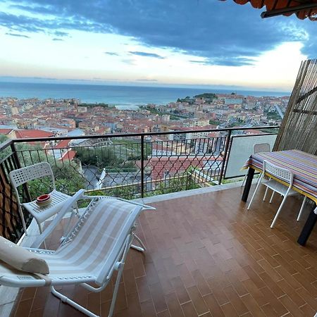 Thekeystudio, La Casa Del Mare Azzurro With Seaview Ventimiglia Bagian luar foto