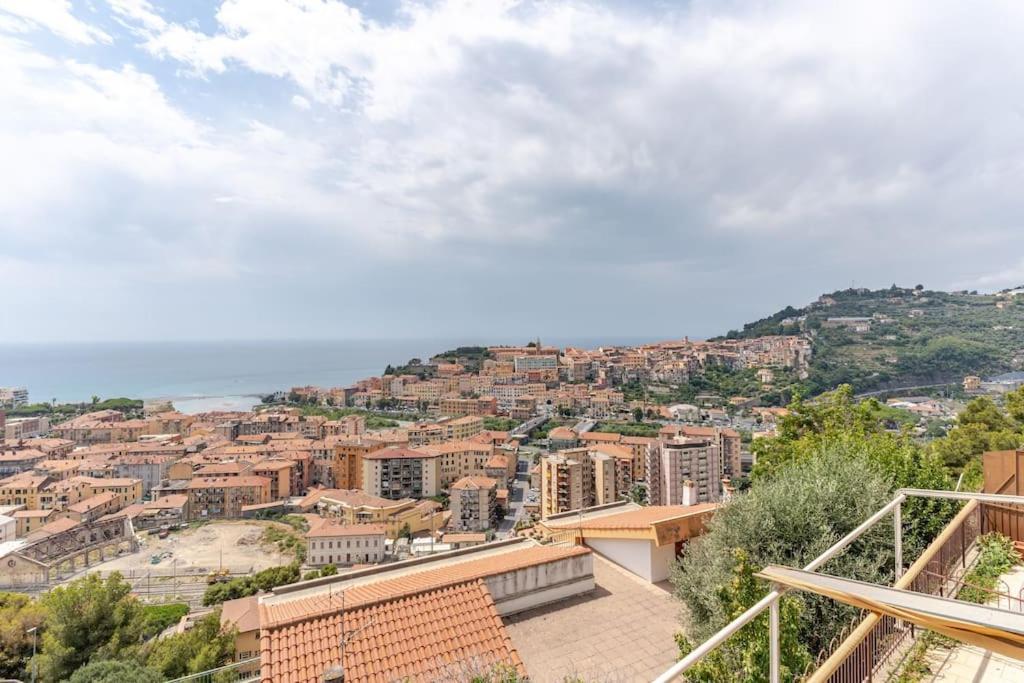 Thekeystudio, La Casa Del Mare Azzurro With Seaview Ventimiglia Bagian luar foto
