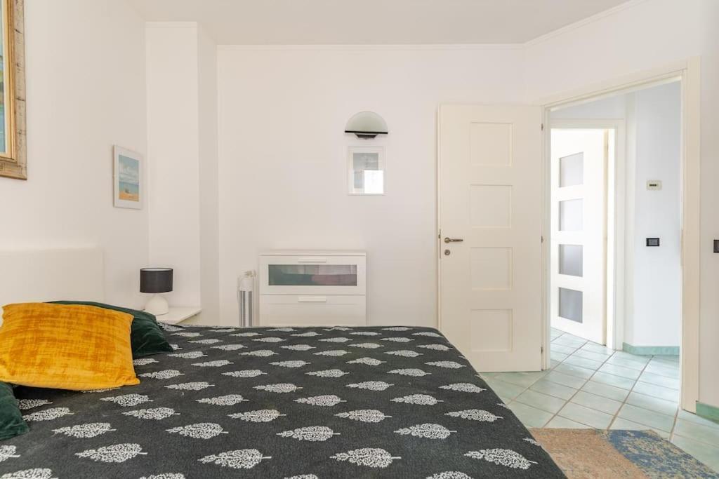 Thekeystudio, La Casa Del Mare Azzurro With Seaview Ventimiglia Bagian luar foto