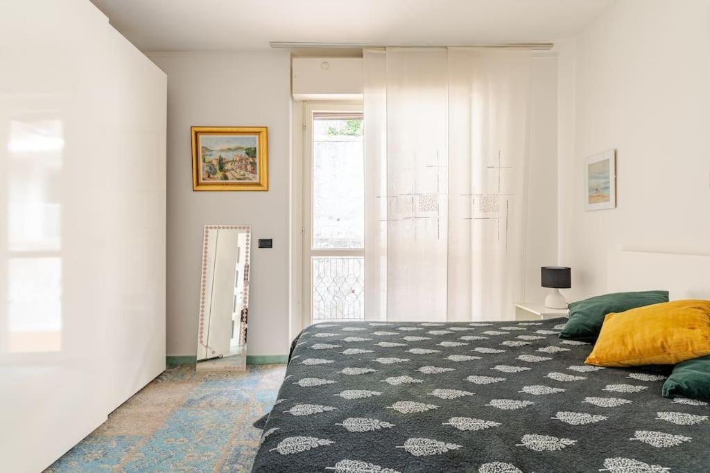 Thekeystudio, La Casa Del Mare Azzurro With Seaview Ventimiglia Bagian luar foto