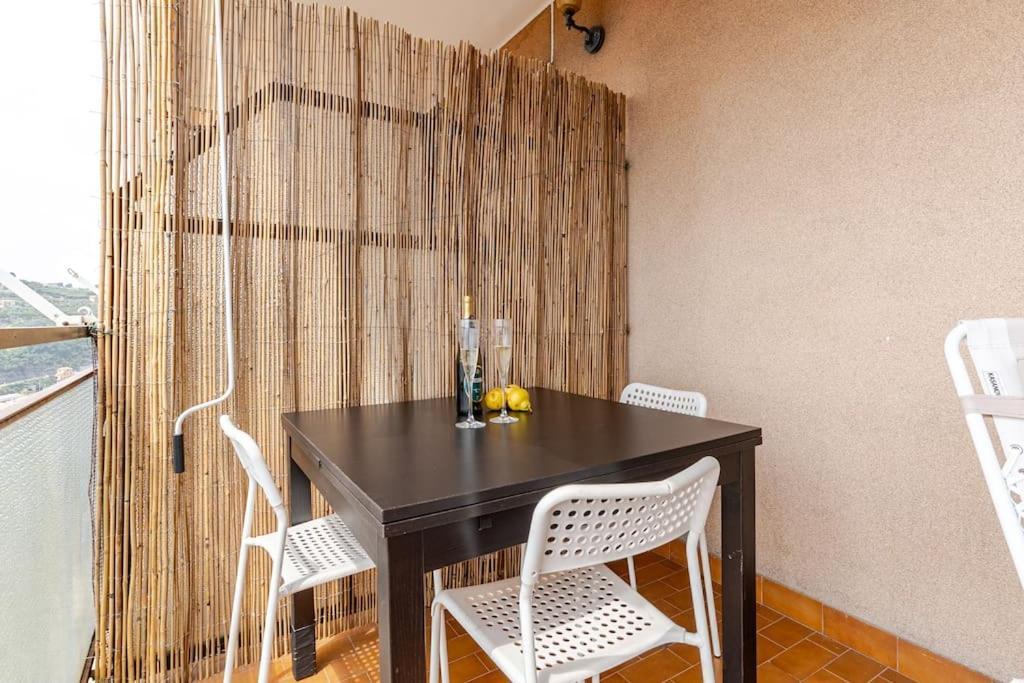 Thekeystudio, La Casa Del Mare Azzurro With Seaview Ventimiglia Bagian luar foto